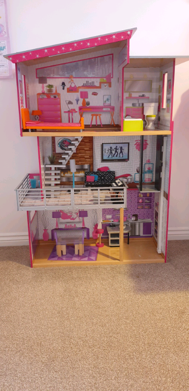 gumtree barbie house